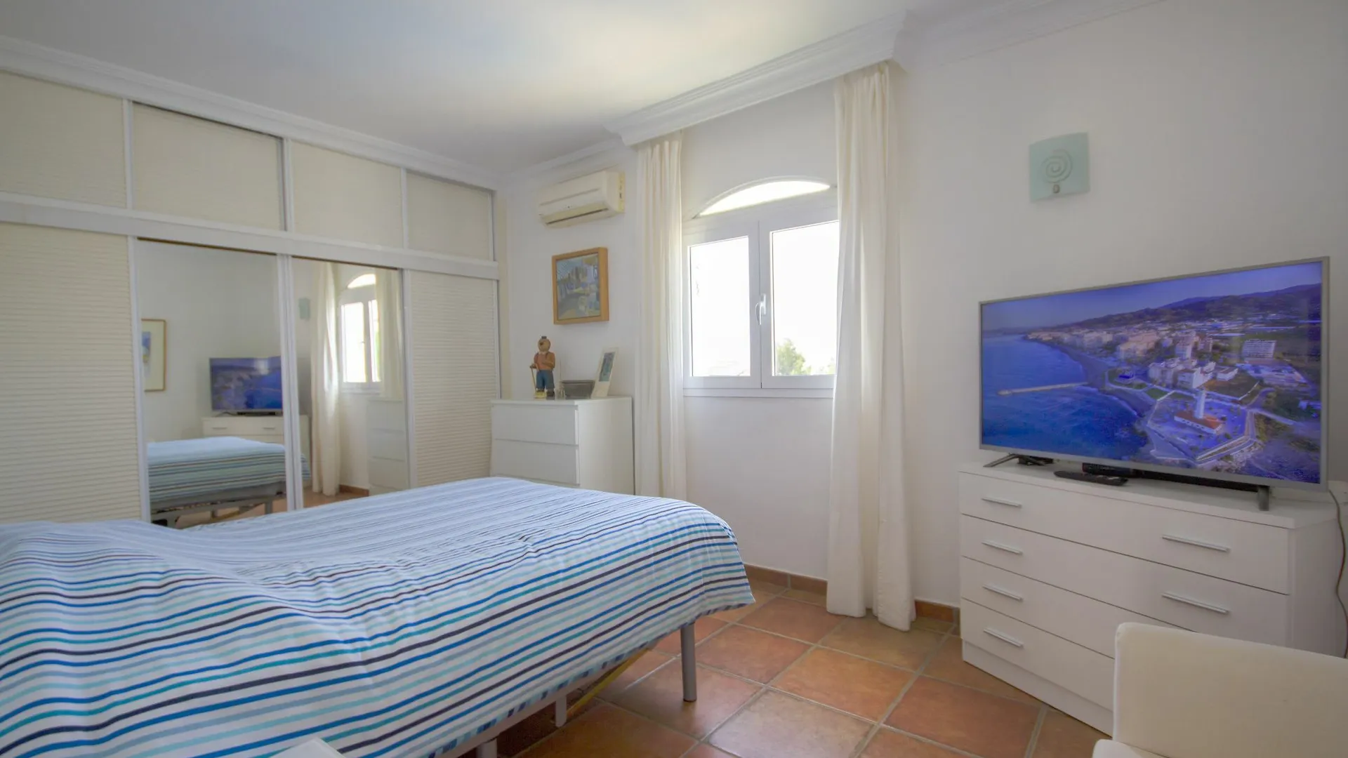 Villa Jazmin Canovas 内尔哈